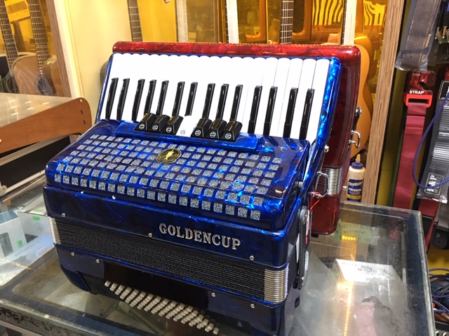 Golden cup Accordion