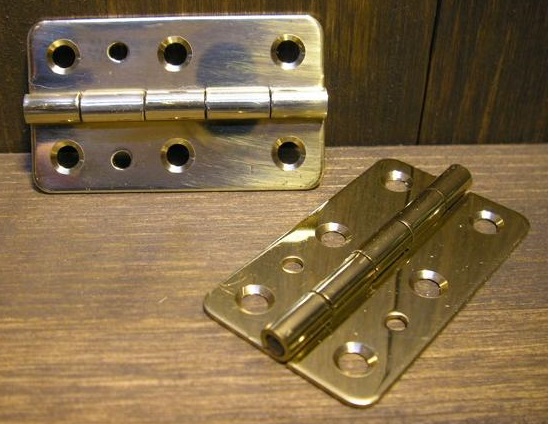 Tray hinge