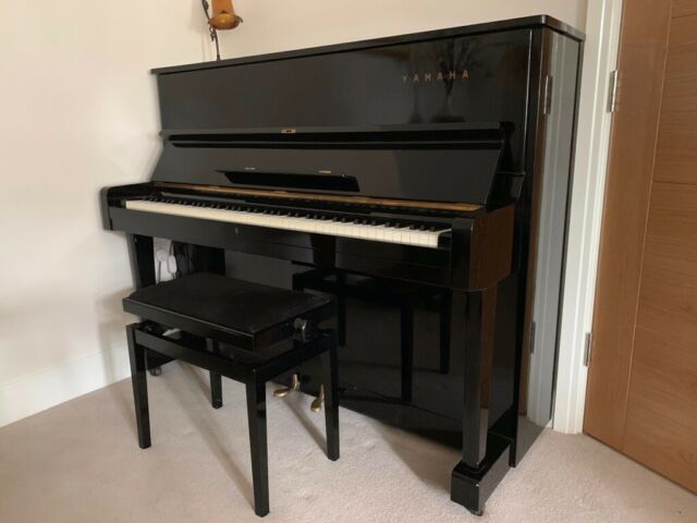 Piano YAMAHA U1D