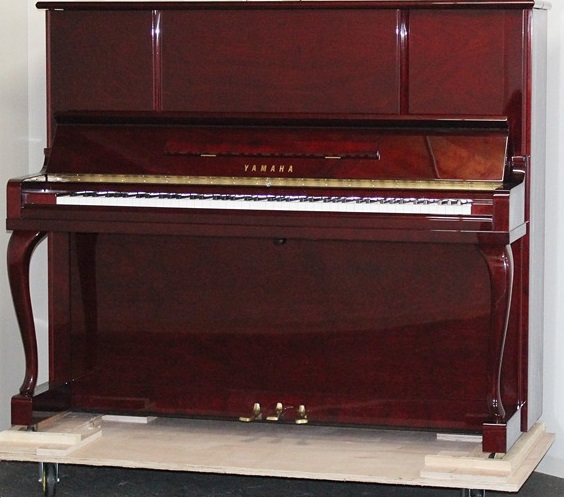 YAMAHA U30Bic
