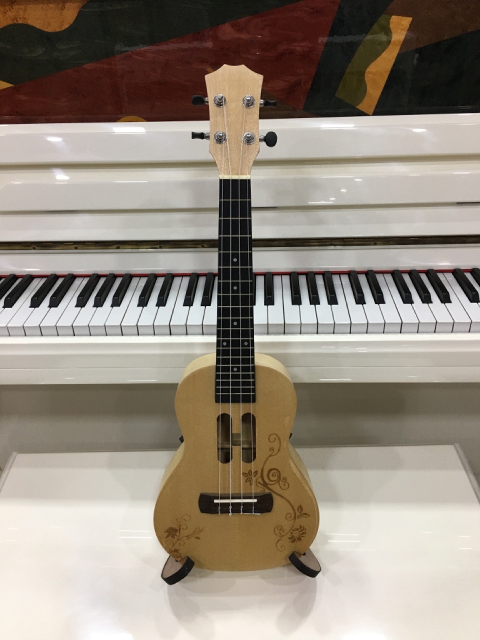 Ukulele (with flower design)