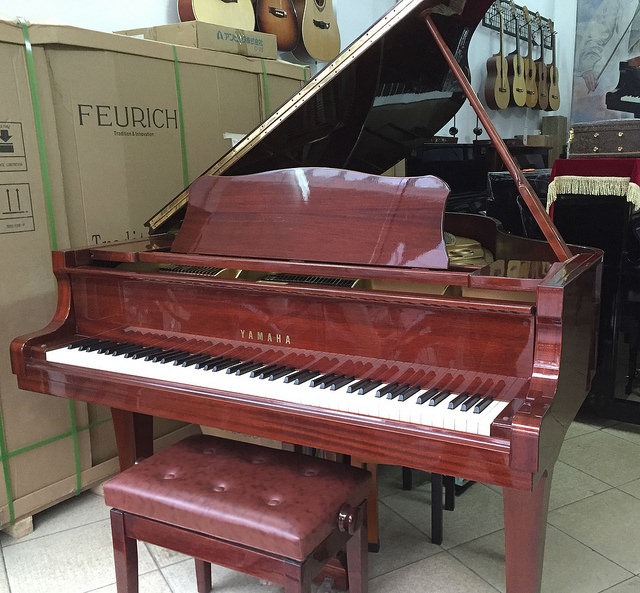 Yamaha C3B Grand Piano